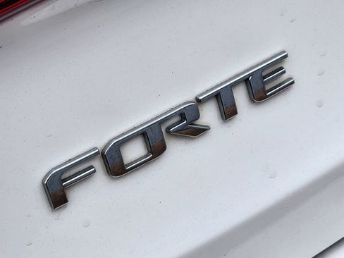 Used 2017 Kia Forte LX image 23