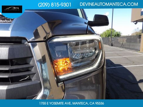 Used 2014 Toyota Tundra SR5 w/ SR5 Upgrade Package image 9