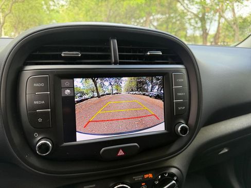 Used 2025 Kia Soul LX w/ LX Technology Package image 18