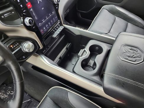 Used 2019 RAM 1500 Laramie RWD image 11