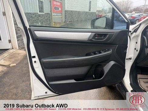 Used 2019 Subaru Outback 2.5i image 9