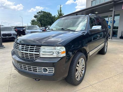 Used 2010 Lincoln Navigator 2WD image 4