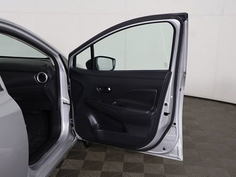 Used 2025 Nissan Versa S FWD image 16