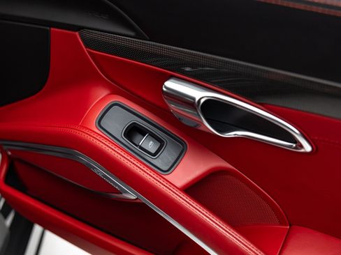 Used 2016 Porsche 911 Turbo S image 39