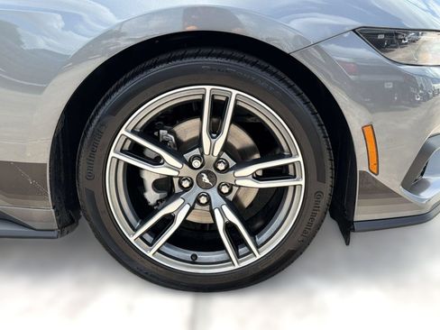 Used 2025 Ford Mustang Coupe RWD image 13