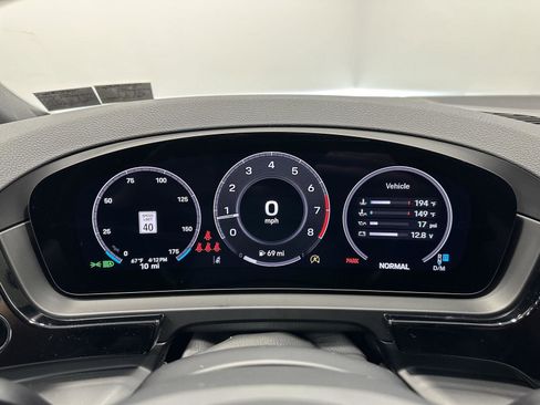 Certified 2026 Porsche Cayenne Coupe image 23