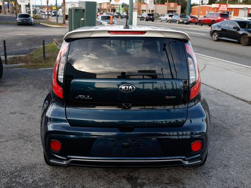 Used 2018 Kia Soul + image 14