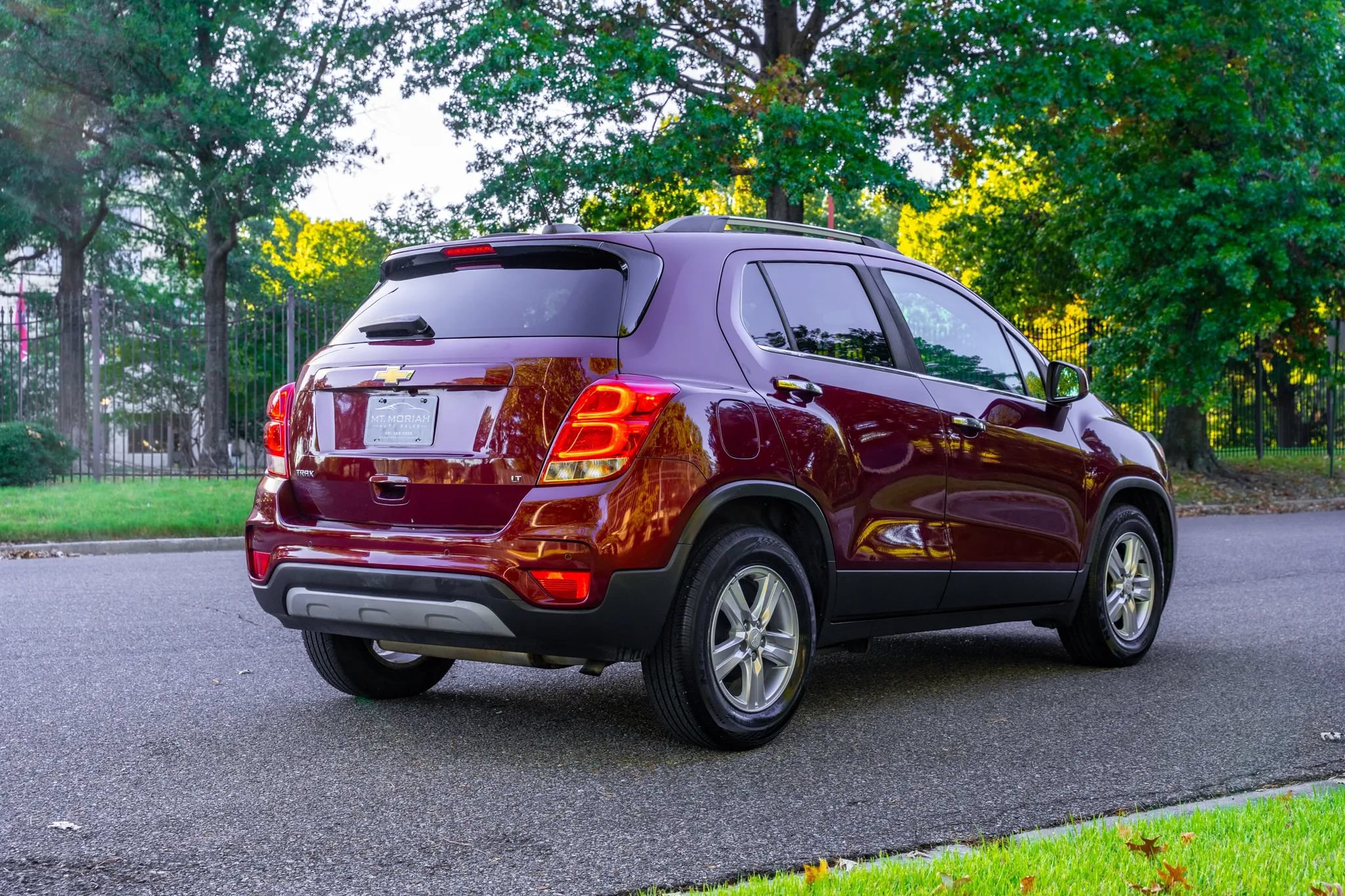 Used 2017 Chevrolet Trax LT w/ Driver Confidence Package FWD image 5