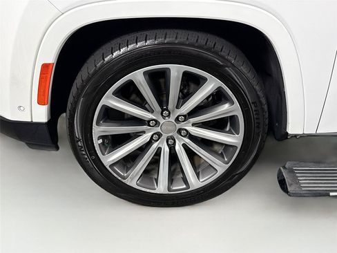 Used 2023 Jeep Grand Wagoneer L Series II AWD/4WD image 51