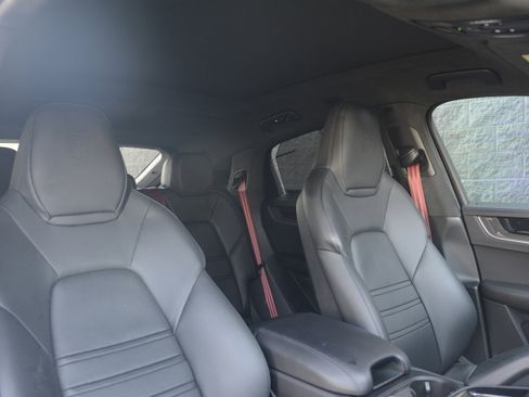 Certified 2024 Porsche Cayenne S AWD/4WD image 27