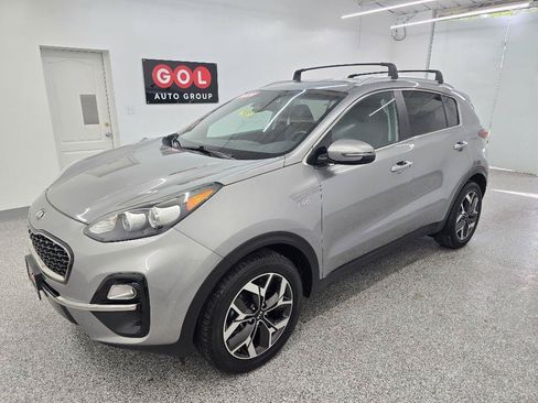Used 2020 Kia Sportage EX AWD/4WD image 3
