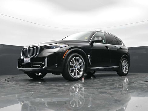 Used 2024 BMW X5 xDrive50e w/ Premium Package AWD/4WD image 25