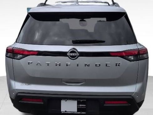 Certified 2025 Nissan Pathfinder SV FWD image 7
