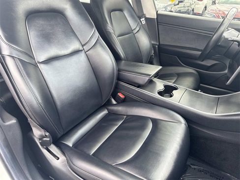 Used 2017 Tesla Model 3 Long Range image 21