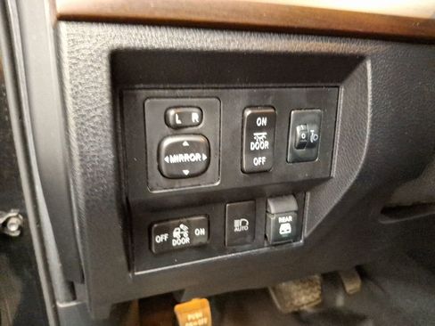 Used 2020 Toyota Tundra Limited w/ Limited Premium Package AWD/4WD image 15