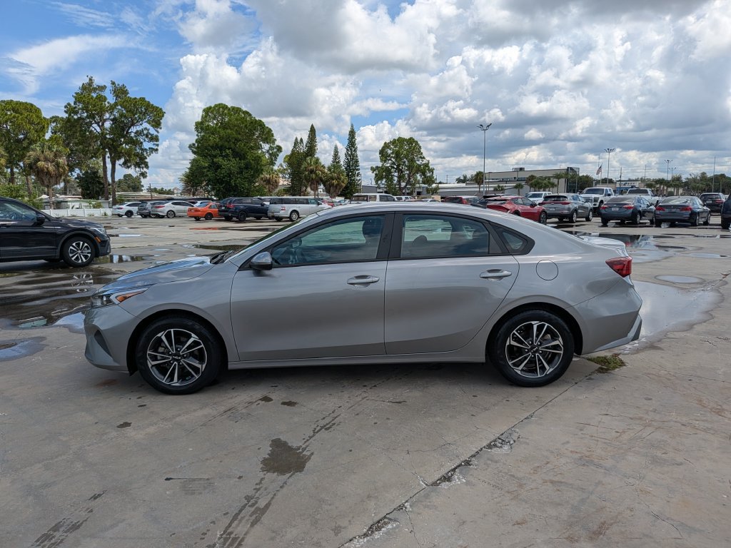 Certified 2024 Kia Forte LXS FWD image 5