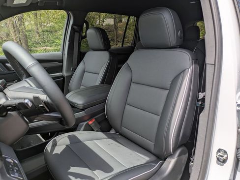 New 2026 Buick Enclave Preferred w/ Power Package AWD/4WD image 12