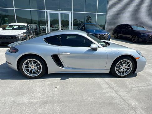 Used 2018 Porsche 718 Cayman RWD image 4