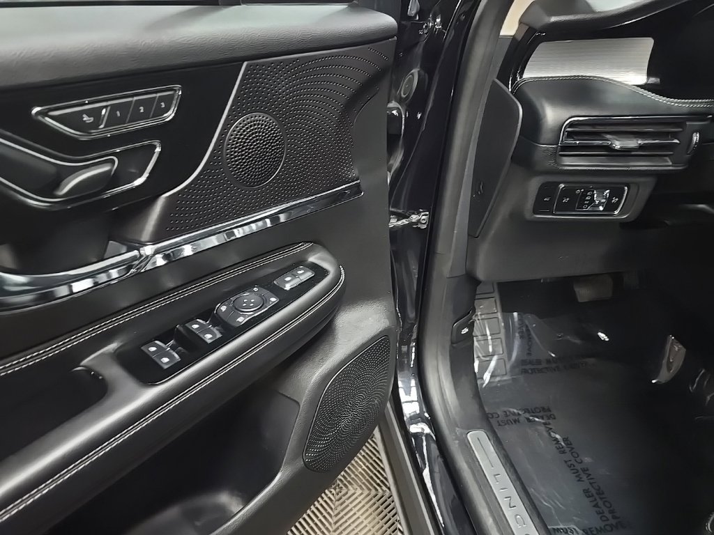 Used 2024 Lincoln Corsair AWD image 29
