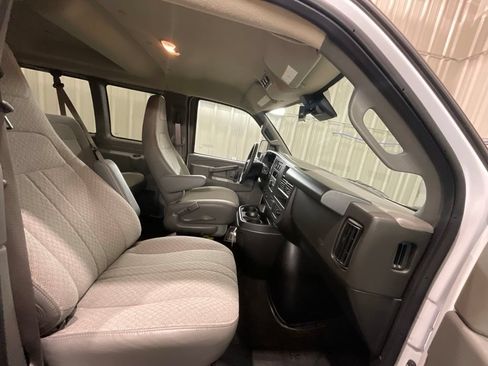 Used 2026 GMC Savana 3500 LT w/ LT Preferred Equipment Group RWD image 10