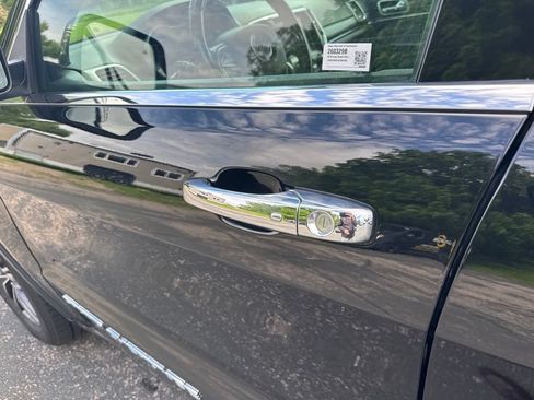 Used 2018 Jeep Grand Cherokee Limited AWD/4WD image 9
