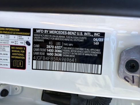 Used 2024 Mercedes-Benz GLE 350 4MATIC image 35