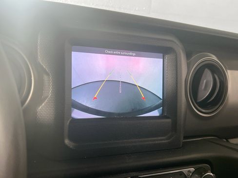 Used 2023 Jeep Wrangler Sport S image 13