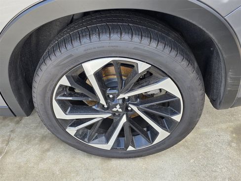 Used 2024 Mitsubishi Outlander SE image 6