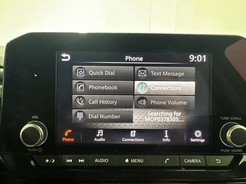 Used 2025 Nissan Pathfinder SV AWD/4WD image 29