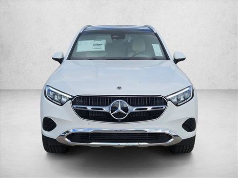 Used 2026 Mercedes-Benz GLC 300 image 2