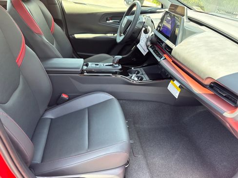 New 2026 Toyota Prius Plug-In Hybrid FWD image 17