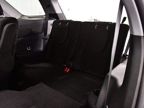Used 2024 Ford Explorer XLT AWD/4WD image 32