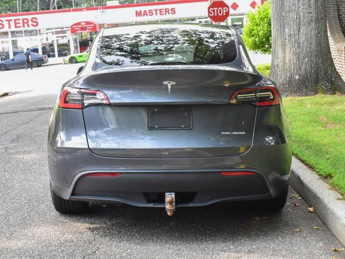 Used 2021 Tesla Model Y Long Range image 7