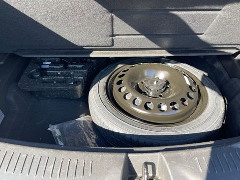 Used 2024 Buick Encore GX Sport Touring image 16