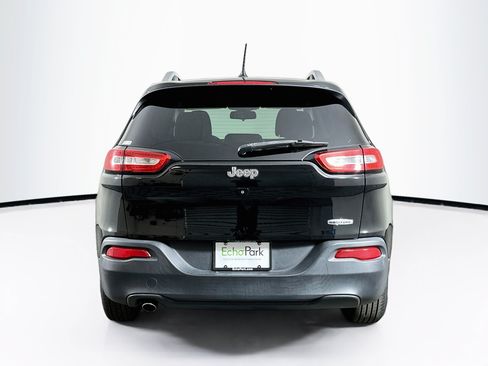 Used 2018 Jeep Cherokee Latitude FWD image 7