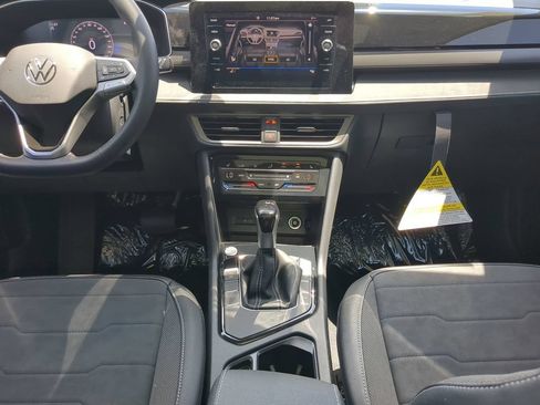 New 2026 Volkswagen Taos SE FWD image 14
