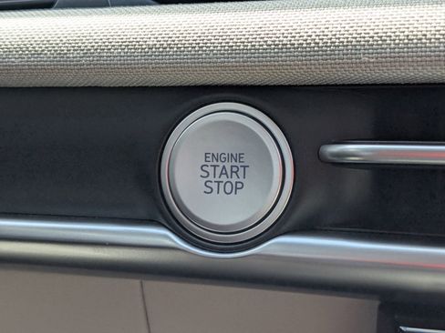 New 2025 Hyundai Tucson Limited image 13