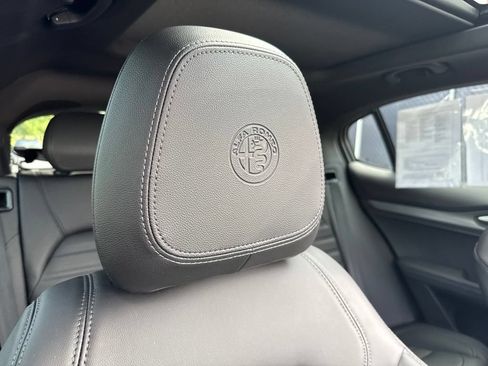 Used 2023 Alfa Romeo Stelvio Veloce AWD/4WD image 71