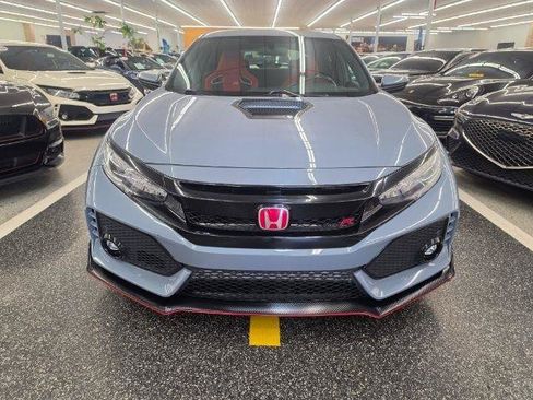Used 2019 Honda Civic Type R image 3