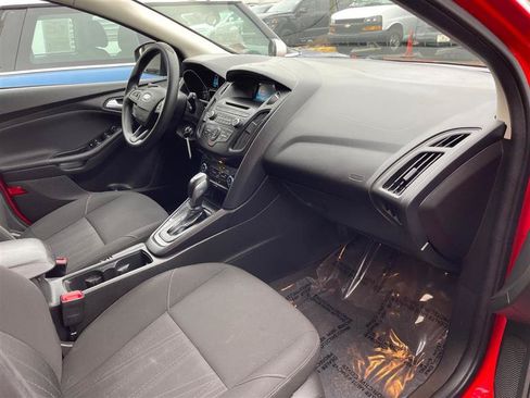 Used 2015 Ford Focus SE FWD image 52