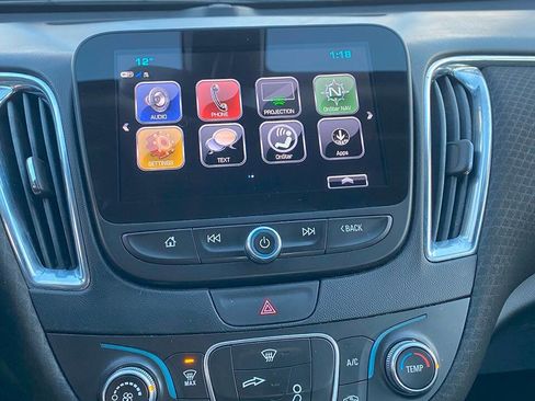 Used 2018 Chevrolet Malibu LT w/ Leather Package image 14