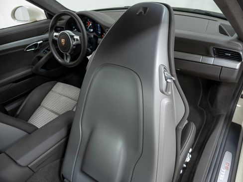 Certified 2014 Porsche 911 50th Anniversary Edition RWD image 43