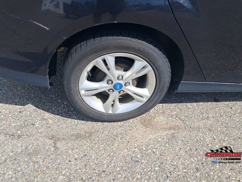 Used 2013 Ford Focus SE w/ SE Winter Pkg FWD image 13