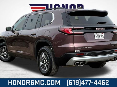 Used 2025 GMC Acadia Elevation image 4