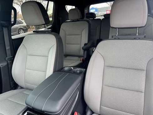 Used 2024 Chevrolet Traverse LT image 13