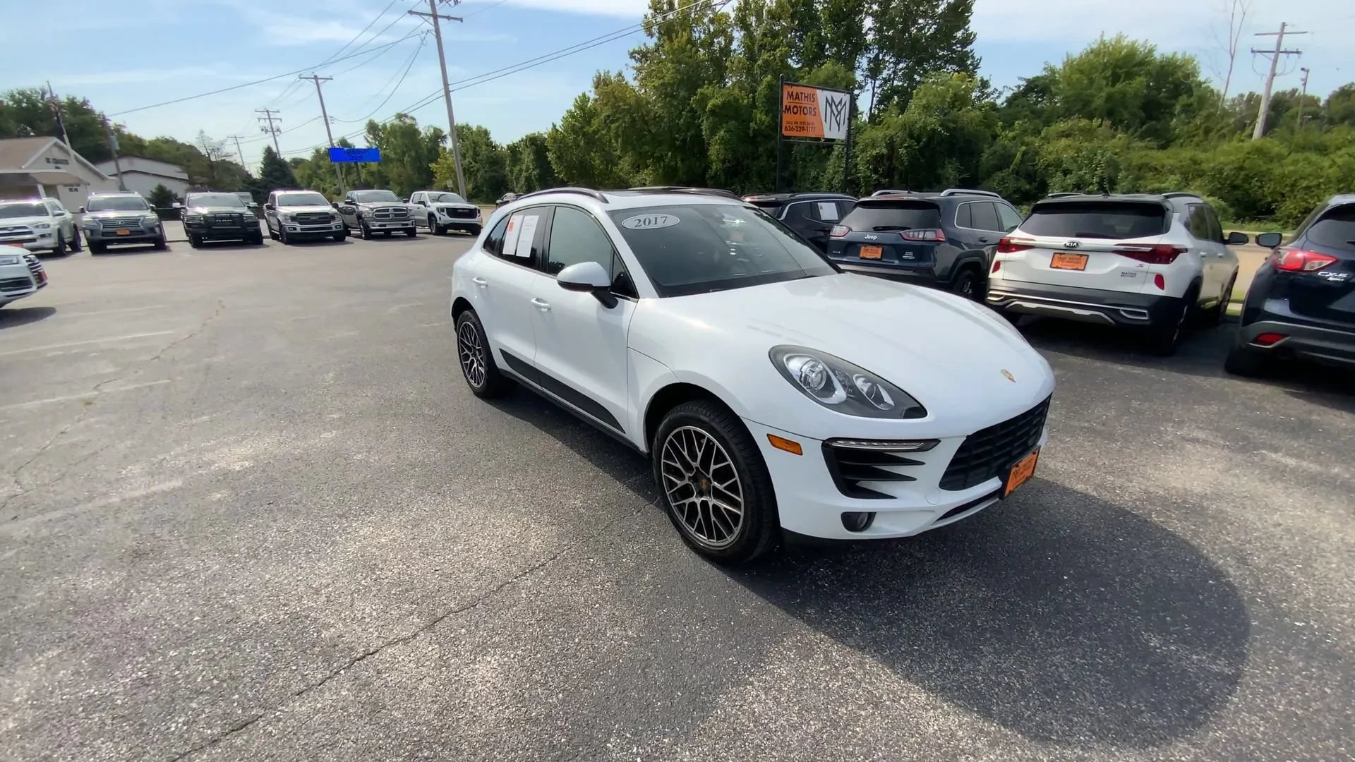 Used 2017 Porsche Macan S AWD/4WD image 2