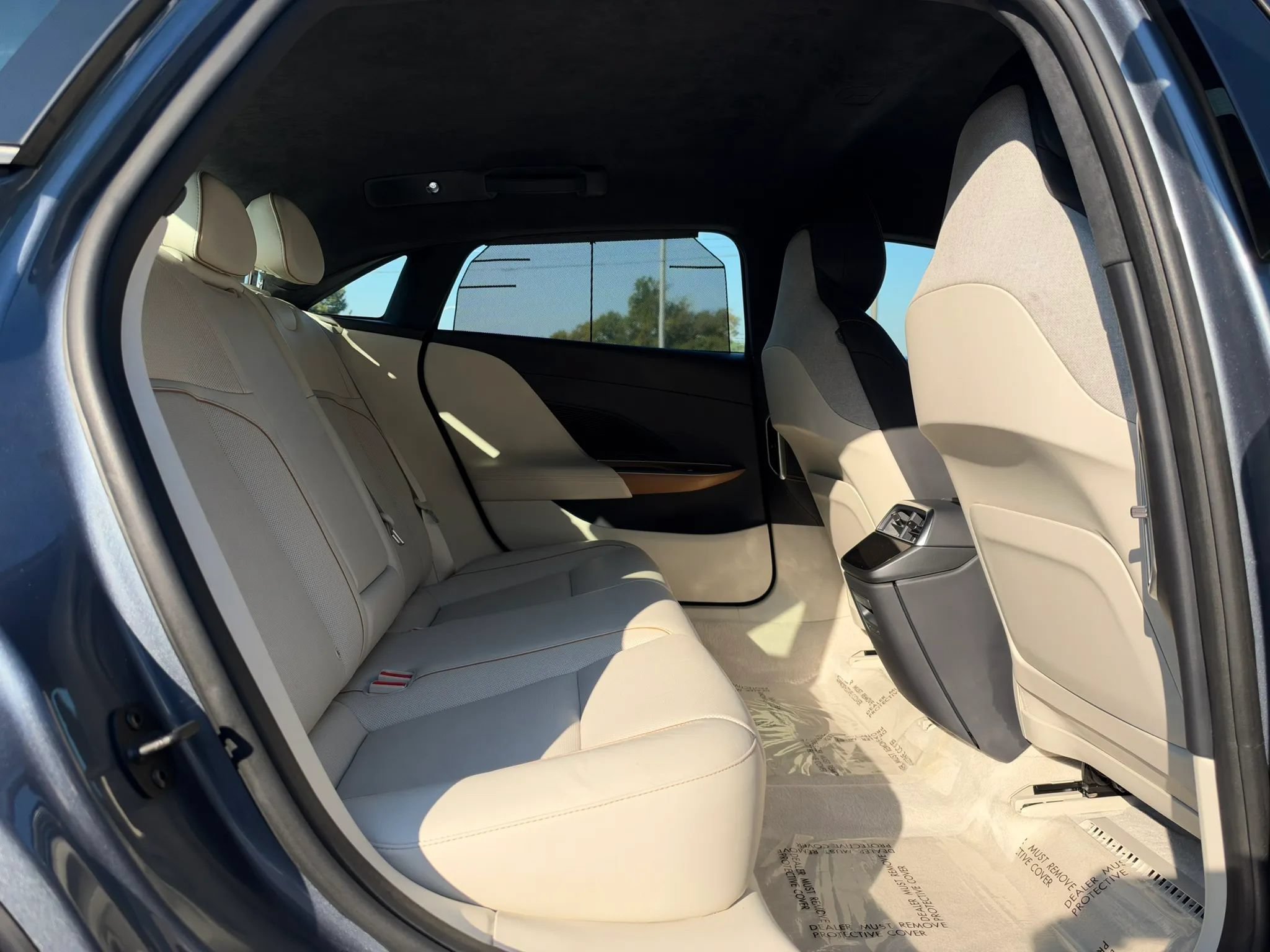 Used 2025 Lucid Air Pure RWD image 12