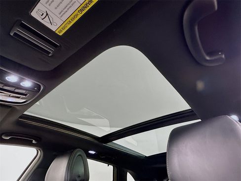 Used 2016 Kia Sorento SX image 11