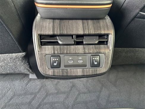 Used 2025 Nissan Ariya FWD image 32
