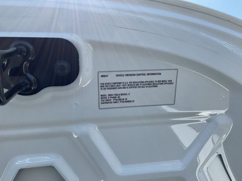 Used 2023 Tesla Model 3 Standard Range RWD image 23